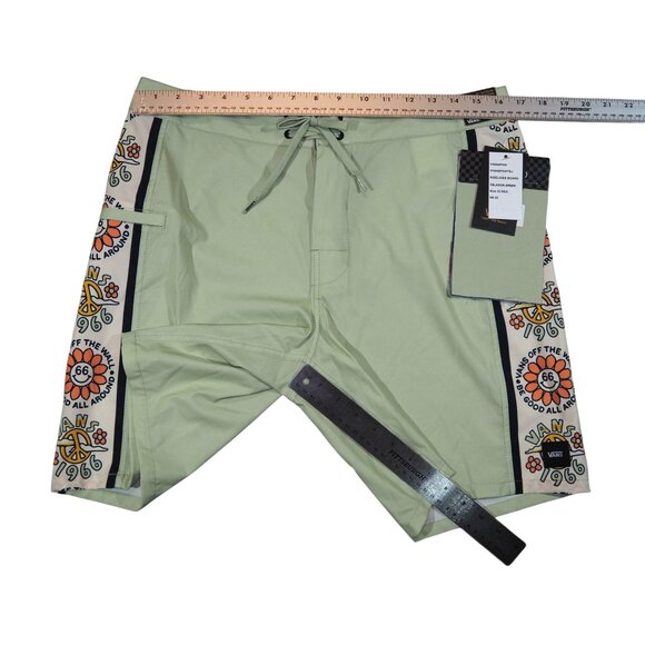 VANS Men's 32 x 8 Sidelines 18" Outseam Board Shorts Sample "Celadon Green" NWT - Picture 7 of 9